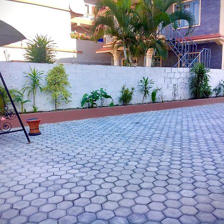 Hotel Buttercup Pokhara Dış mekan fotoğraf