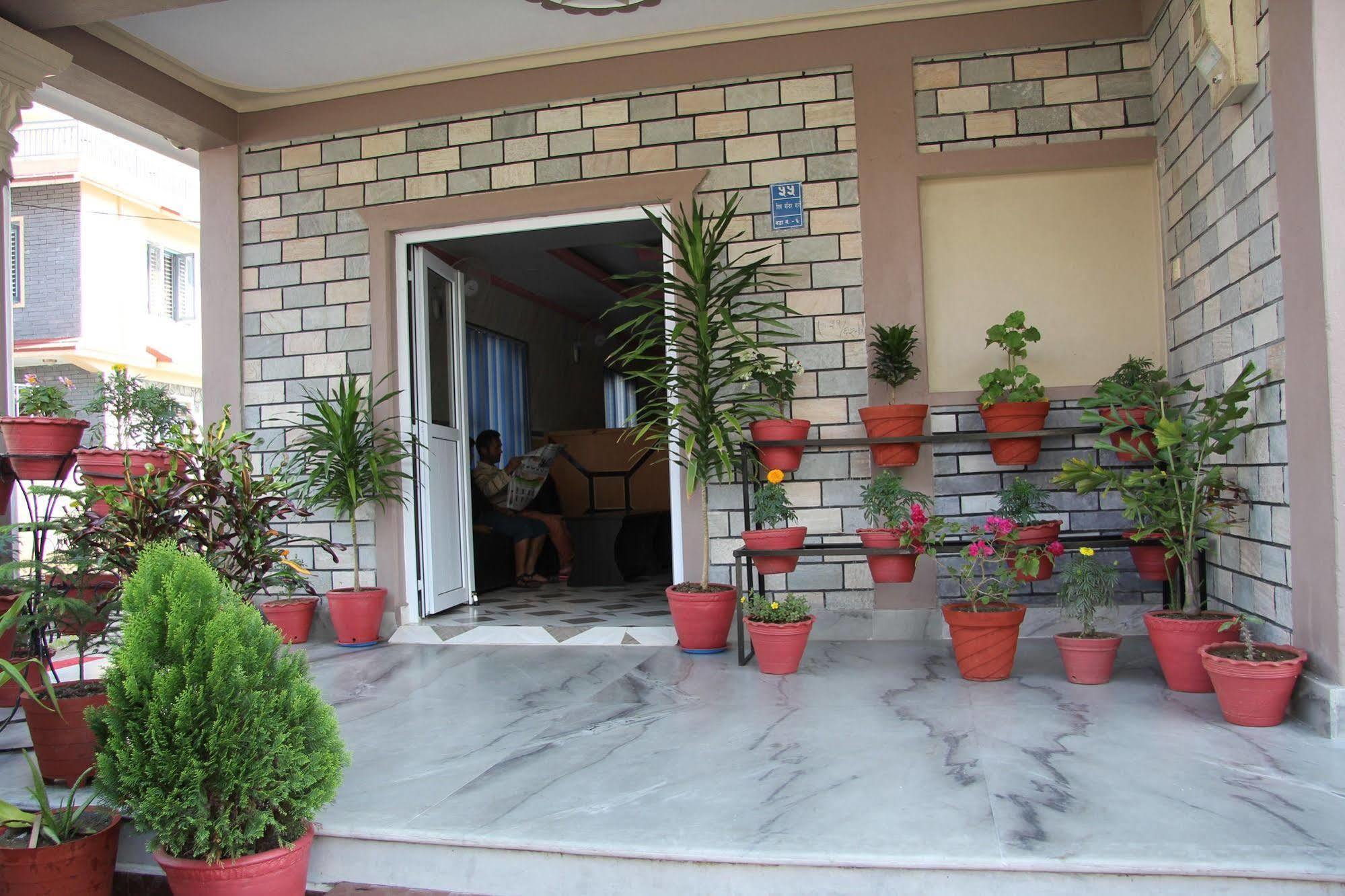 Hotel Buttercup Pokhara Dış mekan fotoğraf