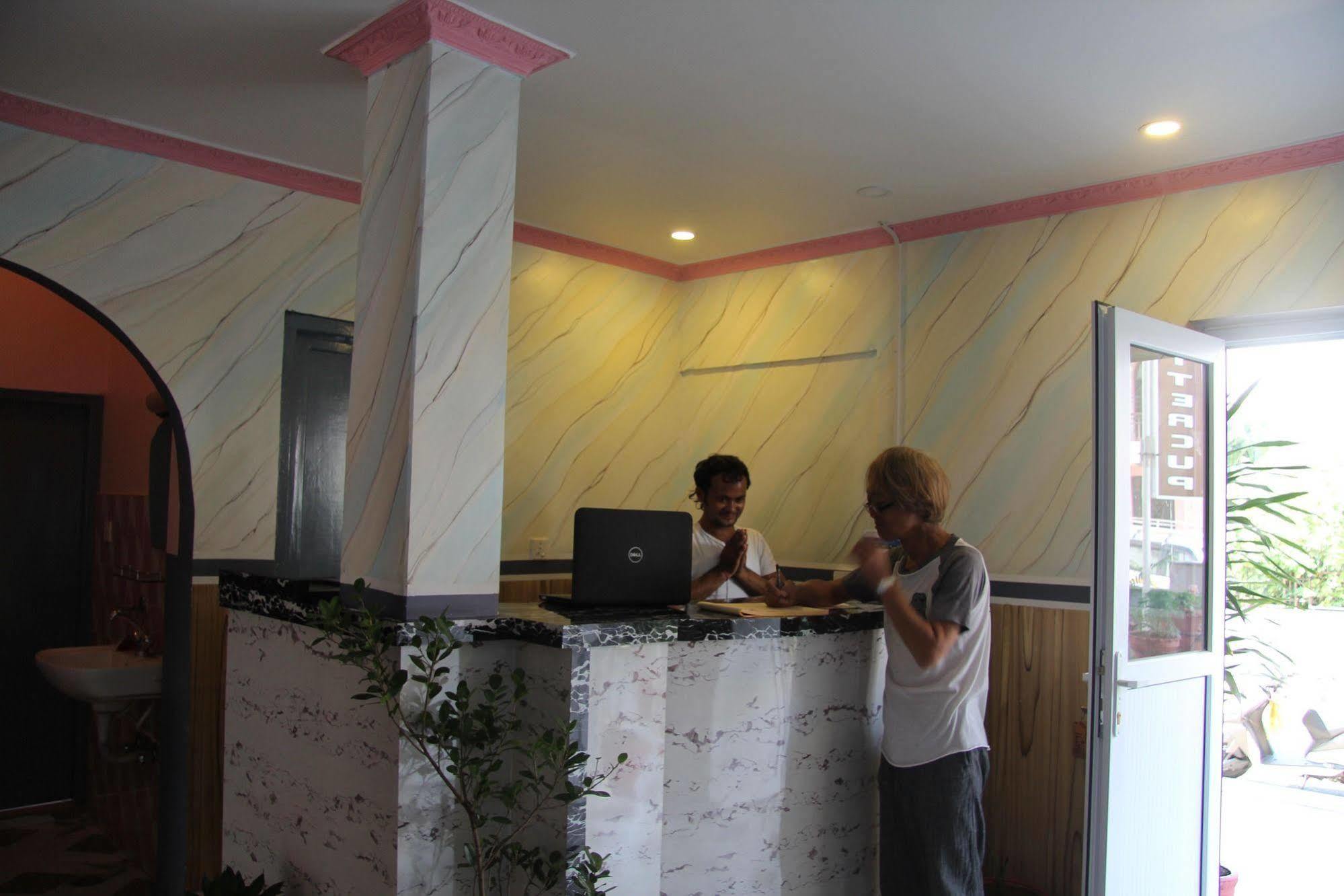 Hotel Buttercup Pokhara Dış mekan fotoğraf