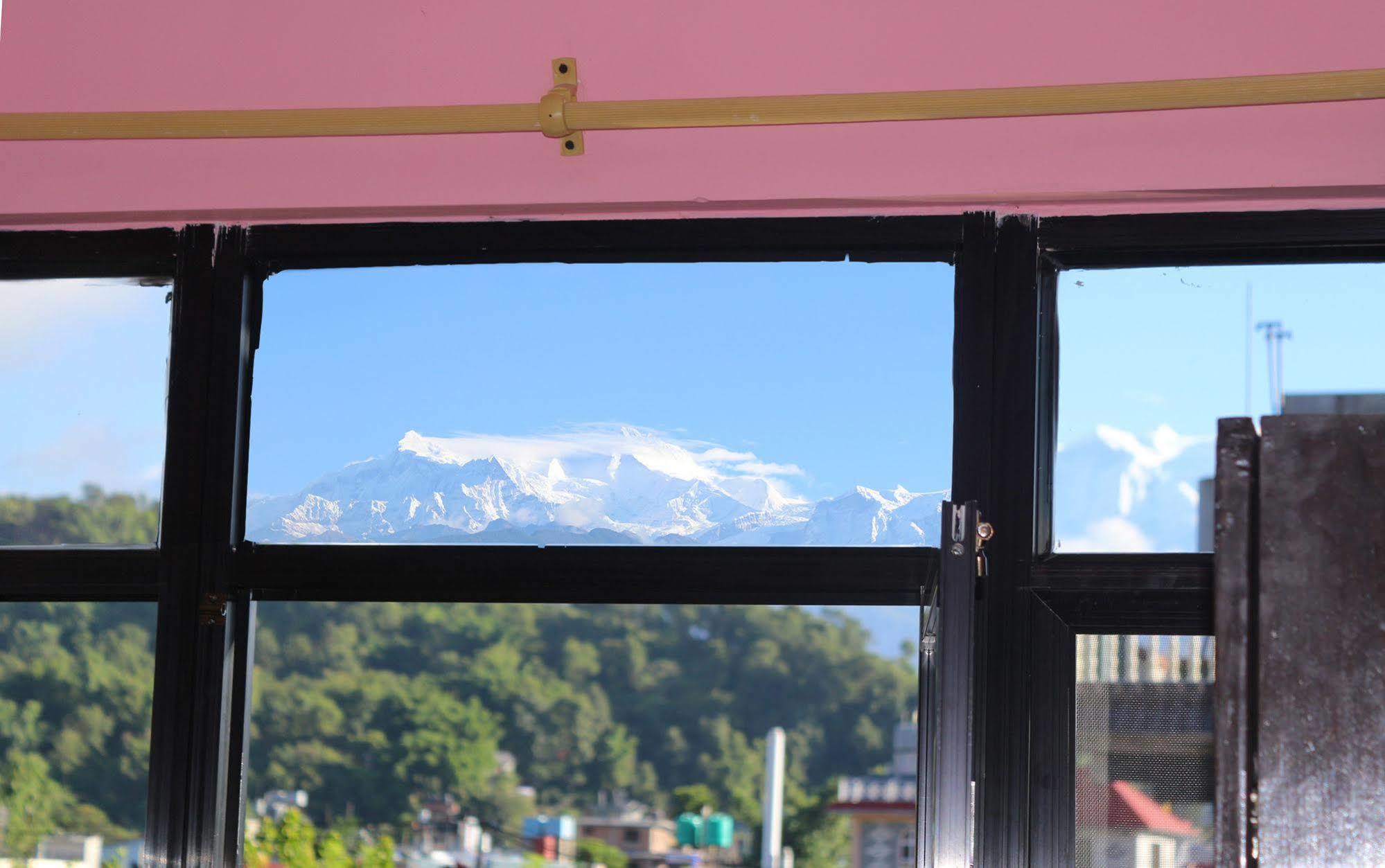Hotel Buttercup Pokhara Dış mekan fotoğraf