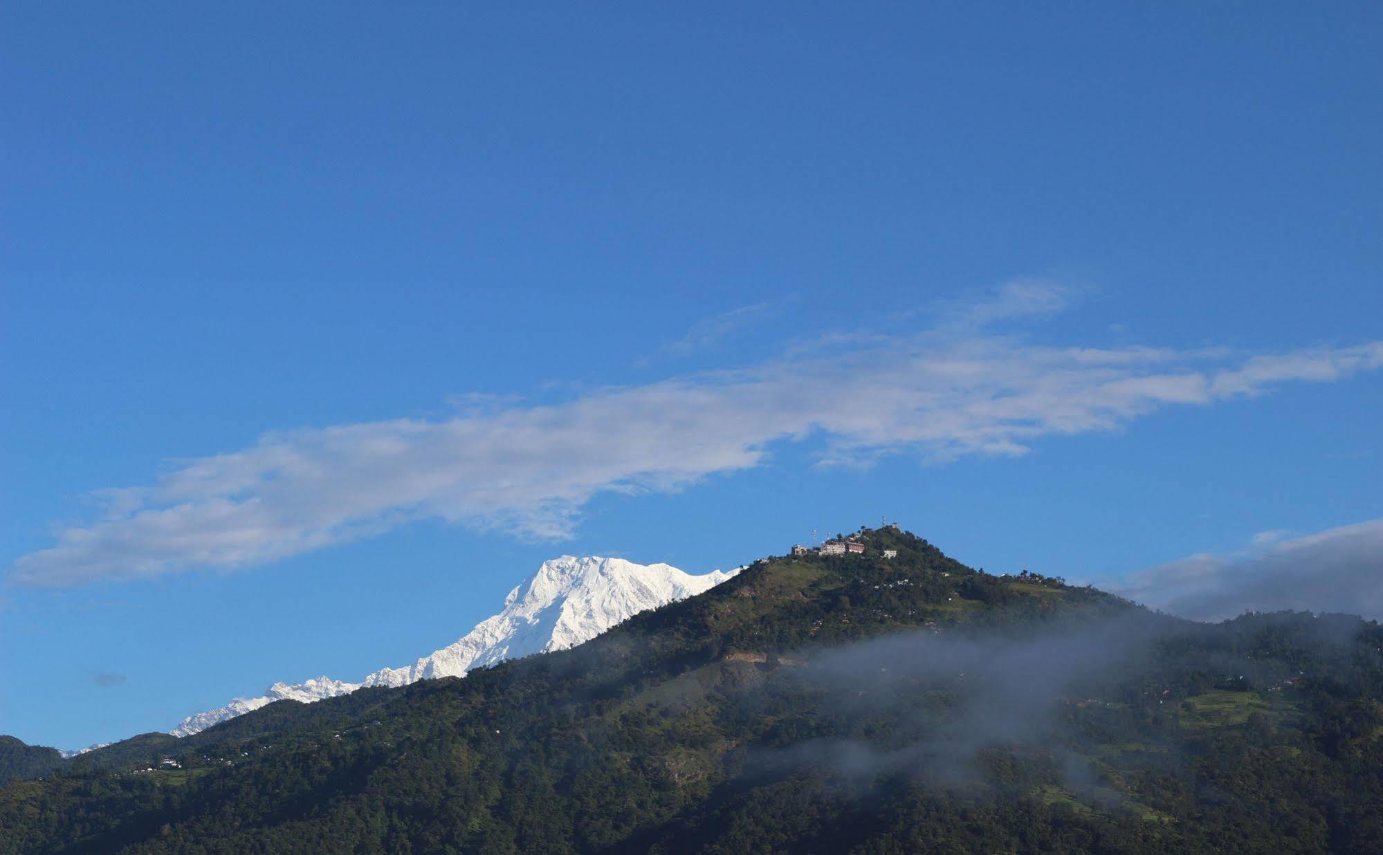 Hotel Buttercup Pokhara Dış mekan fotoğraf