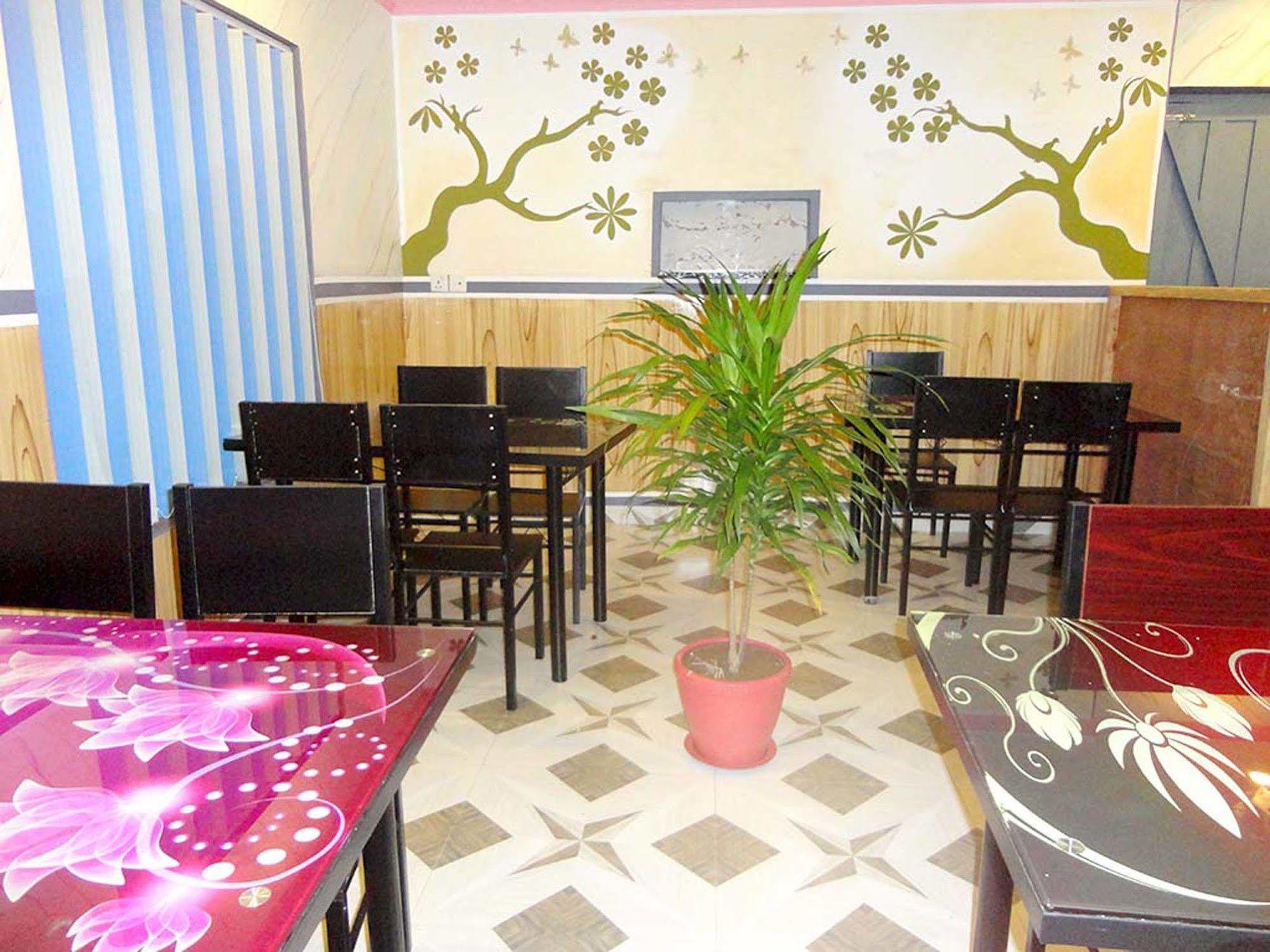 Hotel Buttercup Pokhara Dış mekan fotoğraf